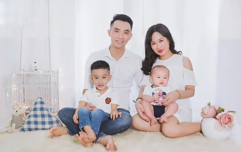 Hình Ảnh Gia Đình 4 Người - Tuyển Tập 100+ Ảnh Đẹp Nhất